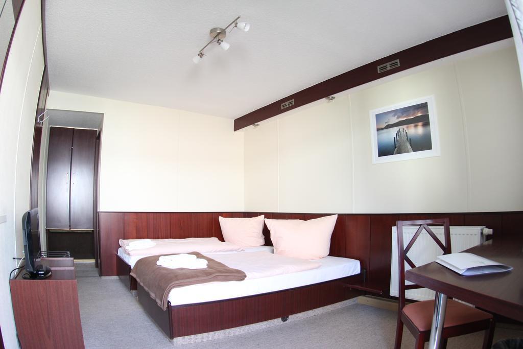 Hotel Dresden Domizil Bilik gambar
